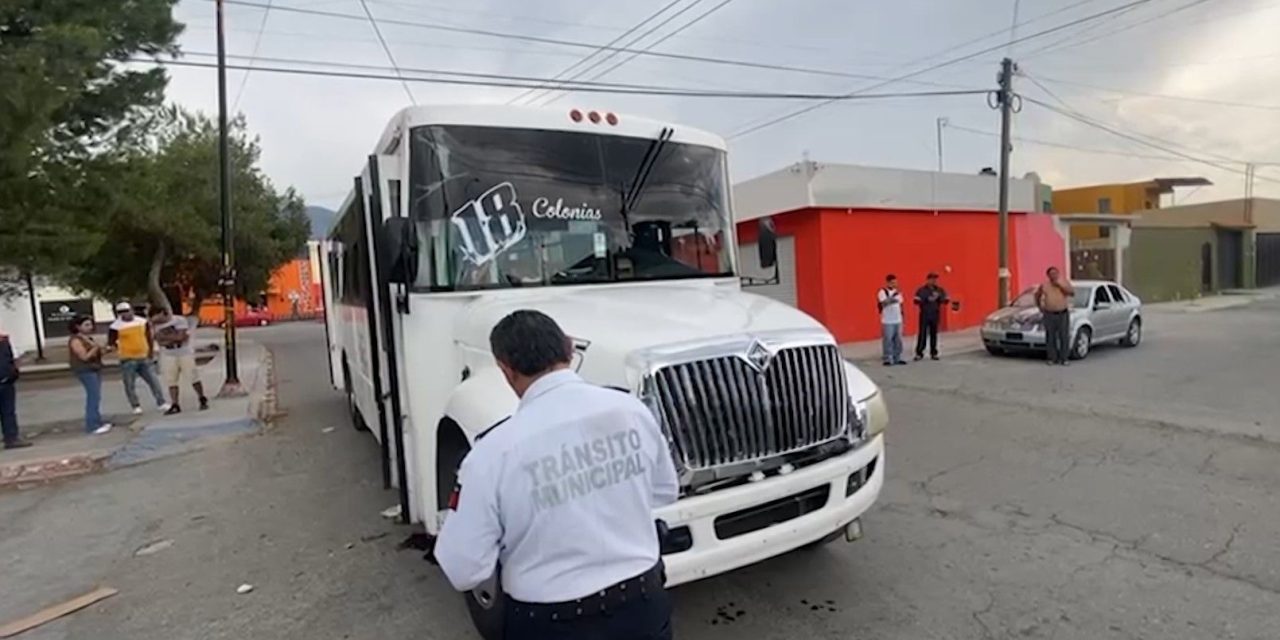 Arrolla transporte público a mujer de 84 años en Saltillo