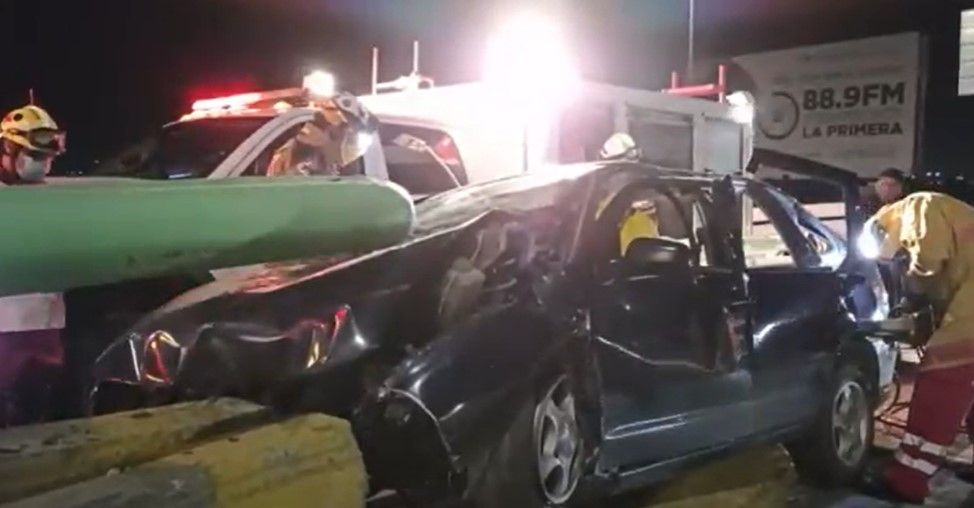 Alcohol juega mala pasada y hombre termina prensado en el Distribuidor Vial