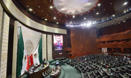 Plan C busca eliminar plurinominales, eliminar al INE y reducir presupuesto a partidos