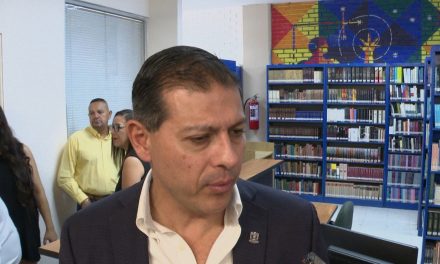 Destaca UAdeC por el uso de libros físicos y digitales