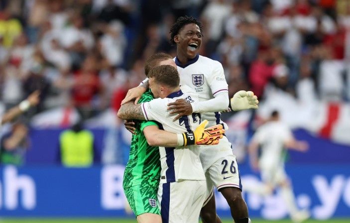 Inglaterra sufre pero logra su pase a cuartos de la Euro