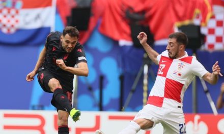 Croacia y Albania reparten puntos en vibrante choque de emociones
