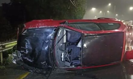 Falta de precaución deja dos vocladuras durante la madrugada en Saltillo