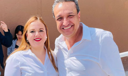 Recibe Ana Karen Sánchez constancia de mayoría
