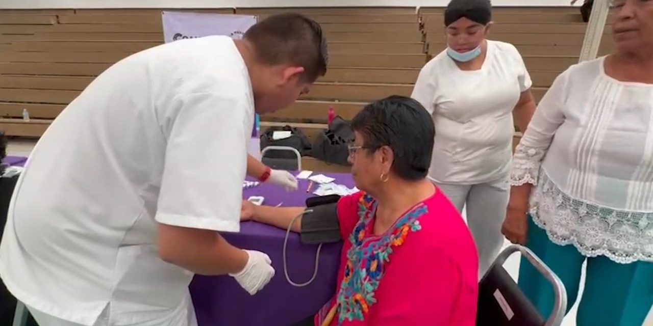 Inician ferias de la salud del adulto mayor en Saltillo