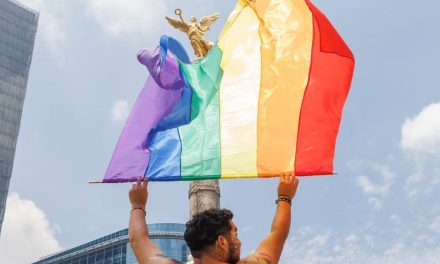 Participan miles en la Marcha del Orgullo LGBT+ de la Ciudad de México