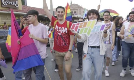 Saltillenses participan en la 15 Marcha del Orgullo y la dignidad