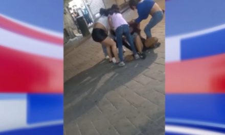 Jovencitas arman tremenda campal en el ‘corazón’ de Saltillo