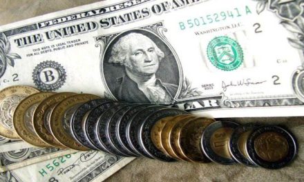 Dolar llega a los 18.30 pesos al mayoreo