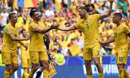 Rumania da la primera sorpresa en la Euro al golear a Ucrania