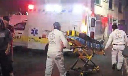 Salen del bar y los atropellan a par de hermanos en Saltillo