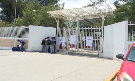 Se quejan de la directora de la secundaria número 7 en Saltillo