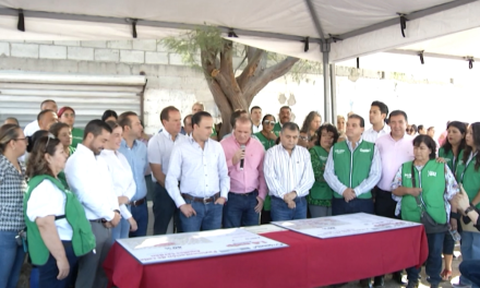 Supervisa Manolo Jiménez programa de pavimentación en Torreón