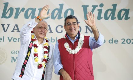 El dinero es la perdición, la enfermedad, dice AMLO en Puebla