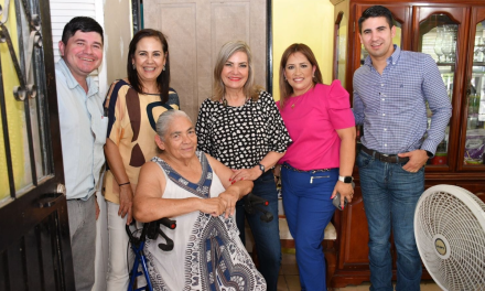 Entrega Norma Treviño apoyos a personas con discapacidad en Piedras Negras