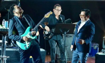 Vibra el Paraninfo del Ateneo con el concierto de Carlos Macías