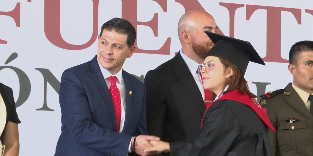 Ateneo Fuente celebra la graduación de la generación 157