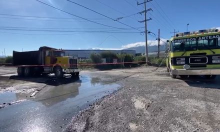 Atienden bomberos de Arteaga incendio