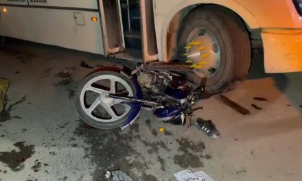 Saltillo: Hombre atropella a motociclista que corre el riesgo de perder la pierna