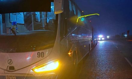 Autobús se descompone y quedan varados 50 pasajeros en ejido de Parras
