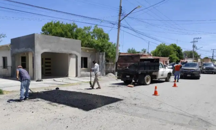 Continúan obras de bacheo en el municipio de Sabinas