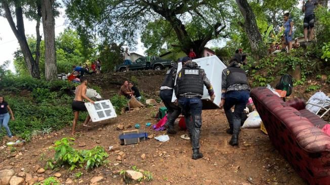 Sube a 8 la cifra de víctimas tras paso de ‘Beryl’ en Estados Unidos