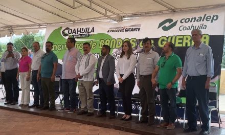 Celebra Conalep encuentro de bandas de guerra en Saltillo
