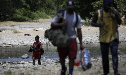 Cruces ilegales a Estados Unidos caen a su nivel más bajo desde 2021