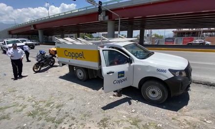 Empleado de Coppel arrolla a motociclista en Saltillo