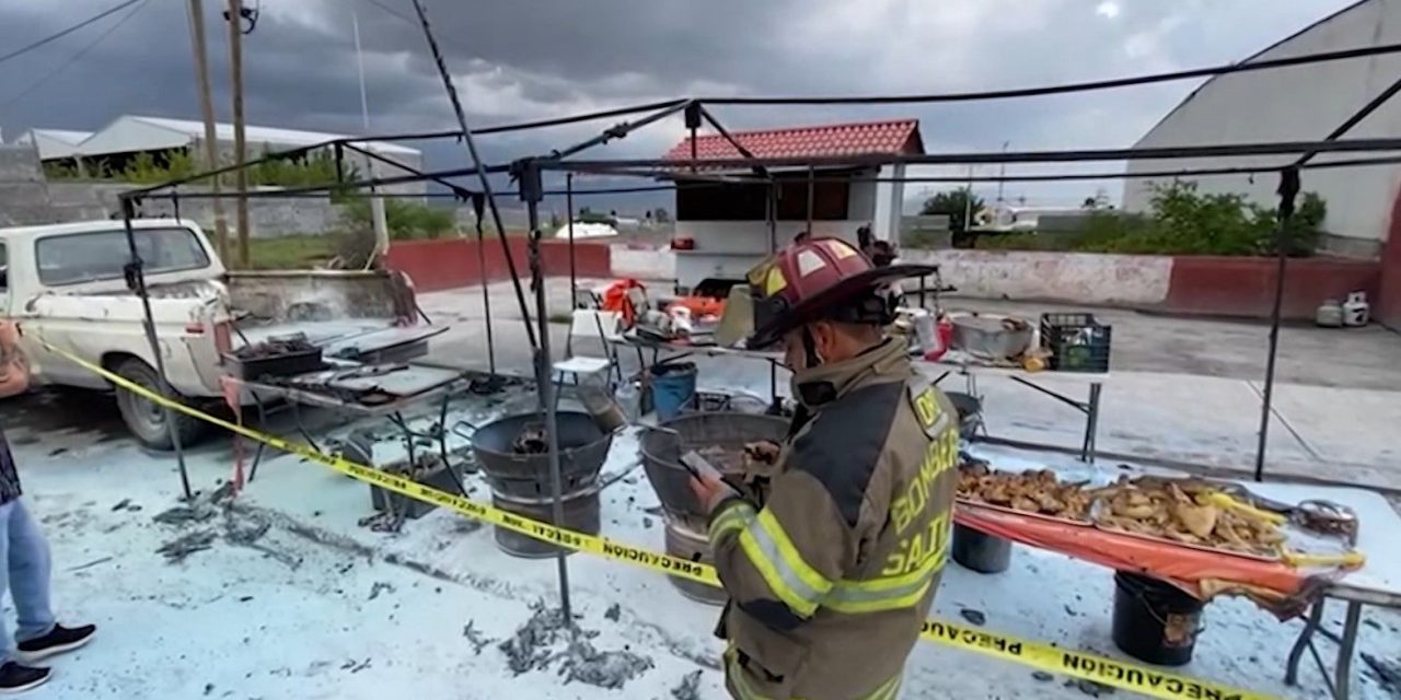 Saltillo: Flamazo en puesto de carnitas cobra primera víctima
