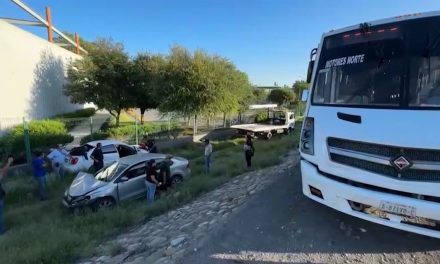 Saltillo: Ocurre fuerte accidente en el boulevard Carranza