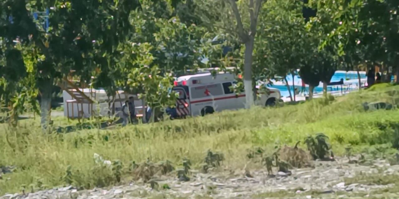 Mujer se fractura al sufrir accidente en balneario en Parras