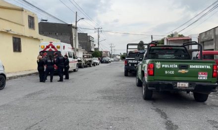 Saltillo: Hombre iba por medicina para su esposa y termina en ambulancia tras ser mordido por un perro