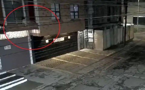 Bebé sobrevive tras caer desde segundo piso en La Paz, Puebla (video)