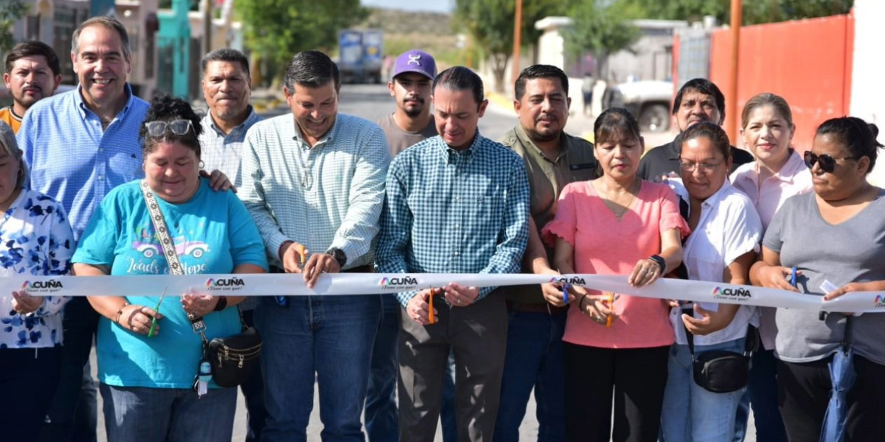Entrega Emilio de Hoyos obra de pavimentación con inversión de 1.6 mdp