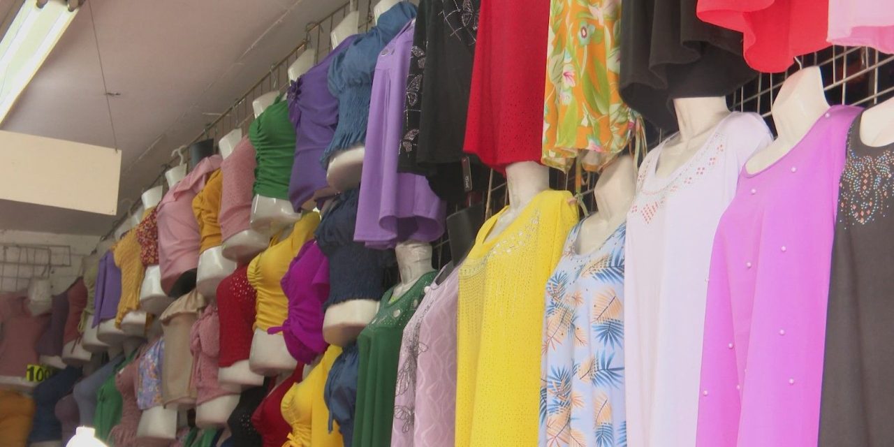 Reutilizar la ropa es un método efectivo para ganar dinero y contribuir con el medio ambiente