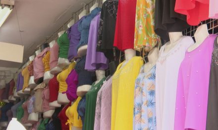 Reutilizar la ropa es un método efectivo para ganar dinero y contribuir con el medio ambiente
