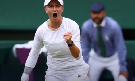 Barbora Krejcikova se convierte en la reina de Wimbledon