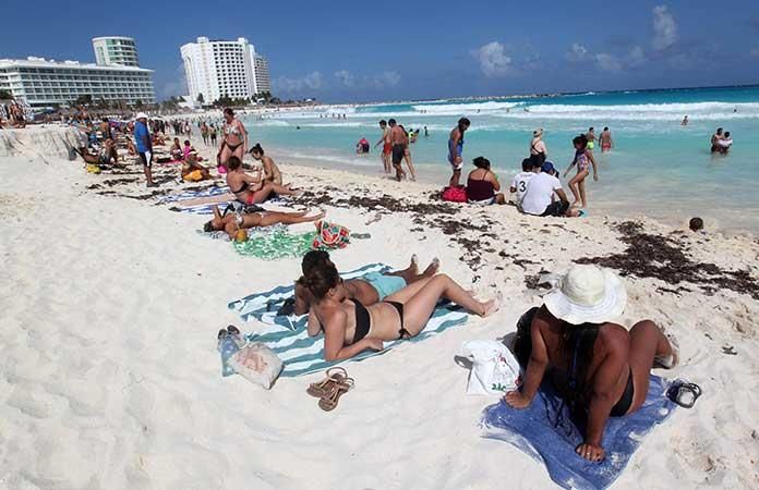 México logra un récord en turismo con ingresos de 14 mil millones de dólares