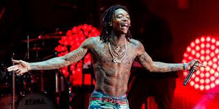 Wiz Khalifa acusado de posesión de sustancias en festival de Rumania