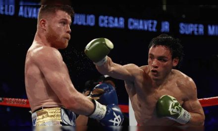 Canelo Álvarez envía mensaje de apoyo a Julio César Chávez Jr. tras su regreso al ring