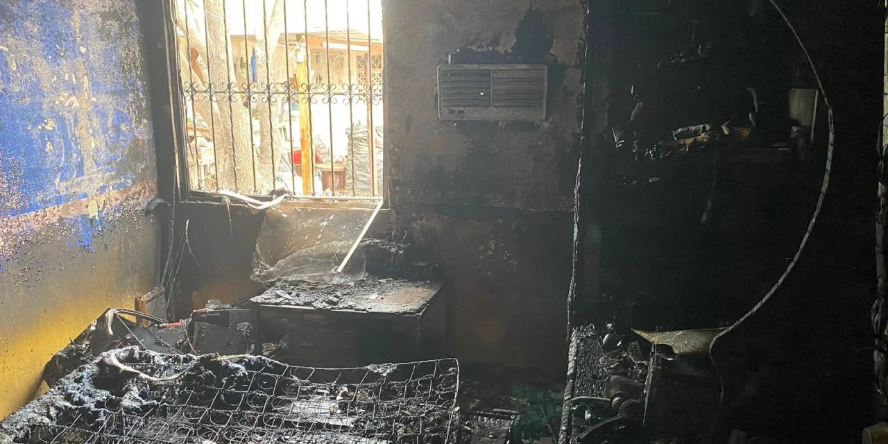 Fuego consume una vivienda en Sabinas