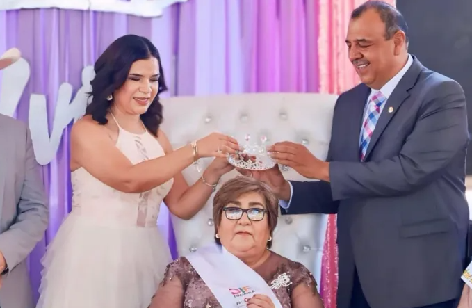 Progreso celebra a la Reina del Adulto Mayor