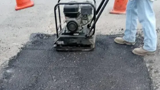 Aceleran obras de pavimentación en Sabinas