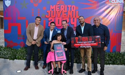 Entregan presea al mérito juvenil 2024 en Acuña