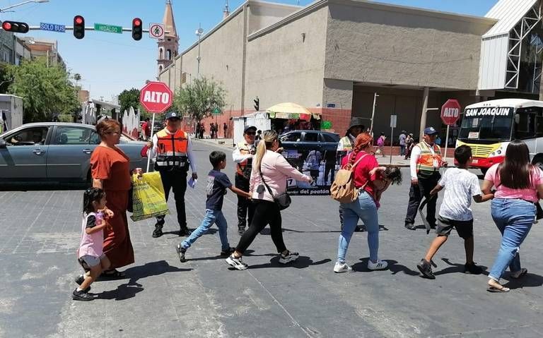 Van por mejoras salariales de nuevos profesionistas