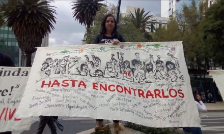 Padres del caso Ayotzinapa se reúnen por última vez con AMLO; sólo hay confrontación