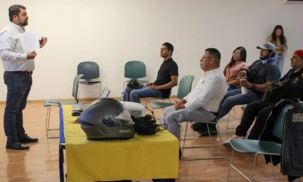 Capacitan y certifican a motociclistas de la Unidad Torreón de UAdeC