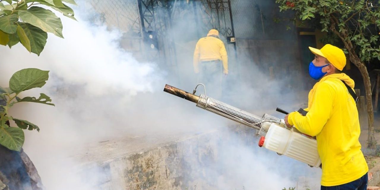 Ofrece CROC servicio de fumigación en colonias de Acuña
