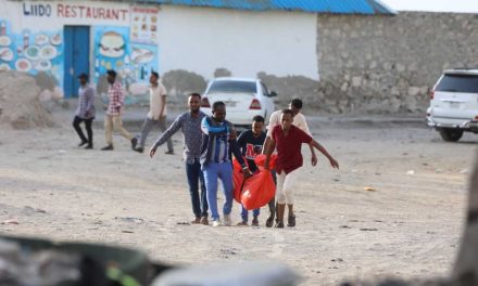 Ataque islamista en una playa de Somalia deja 37 personas sin vida